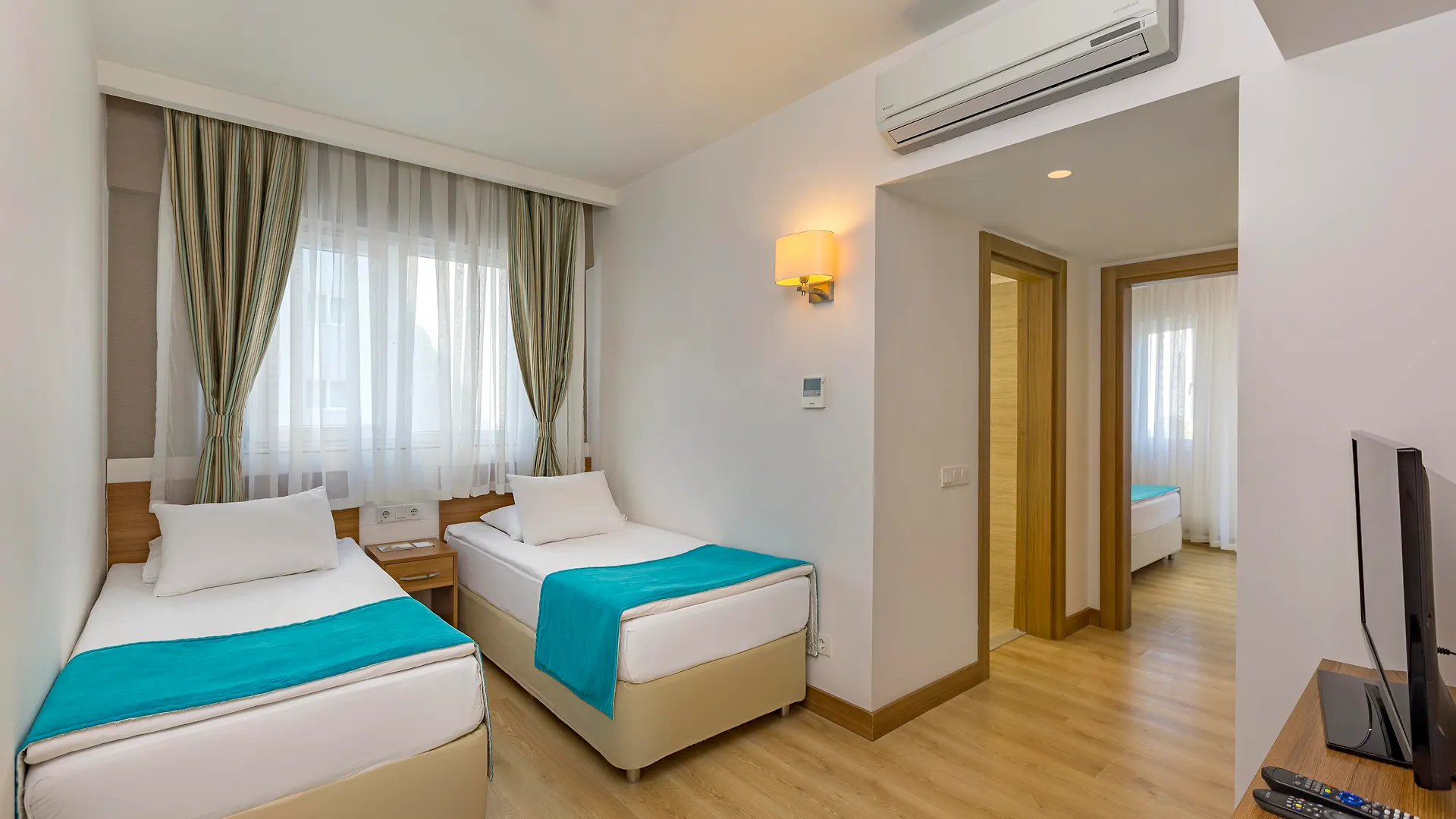Grand Park Lara Hotel Αττάλεια 4*,