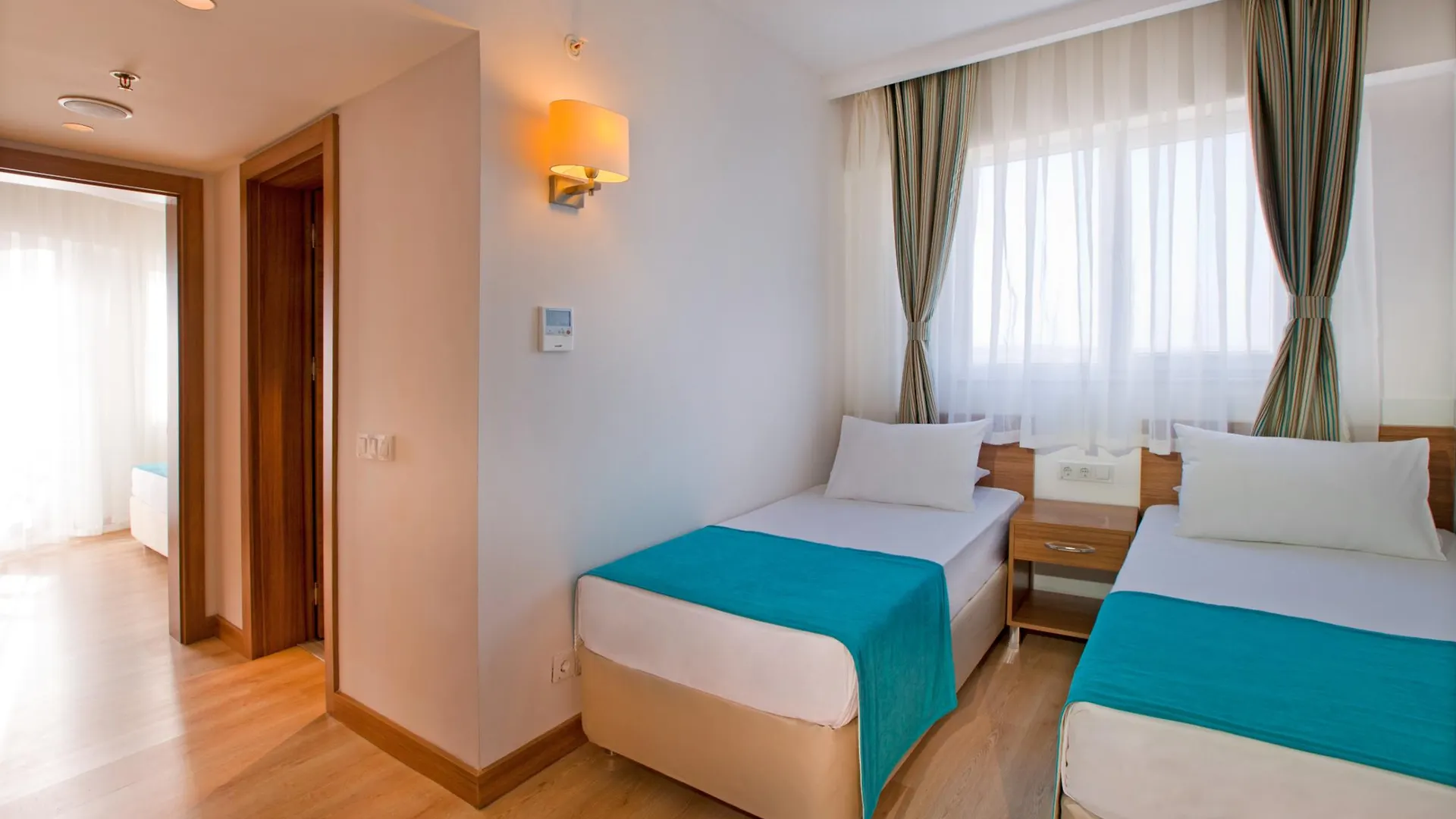 Grand Park Lara Hotel Antalya 4*,